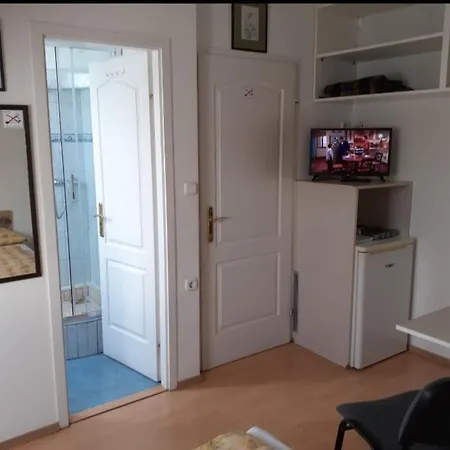 Czinger Vendegszobak