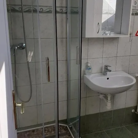 Czinger Vendégszobák Casa de hóspedes