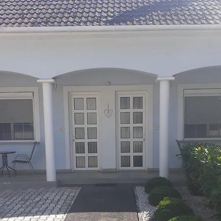 Czinger Vendégszobák 3* Mosonmagyaróvár