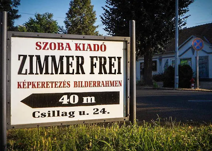 Czinger Vendegszobak 게스트하우스 3*