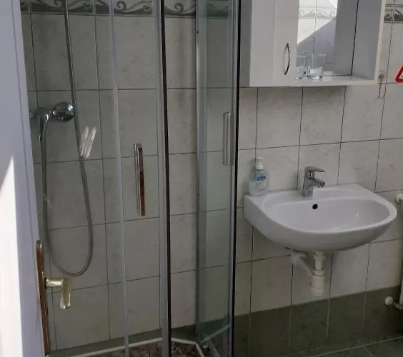 Czinger Vendegszobak 게스트하우스